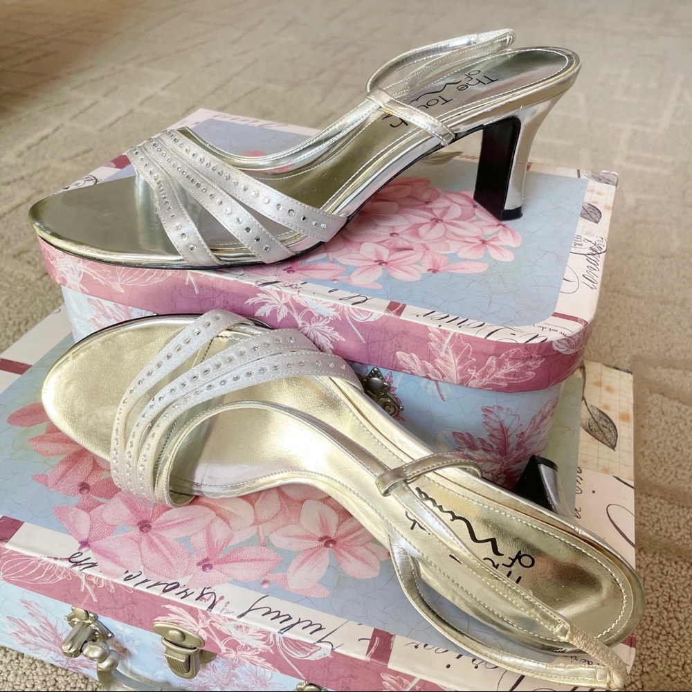 Touch of Nina Metallic Silver Shoes